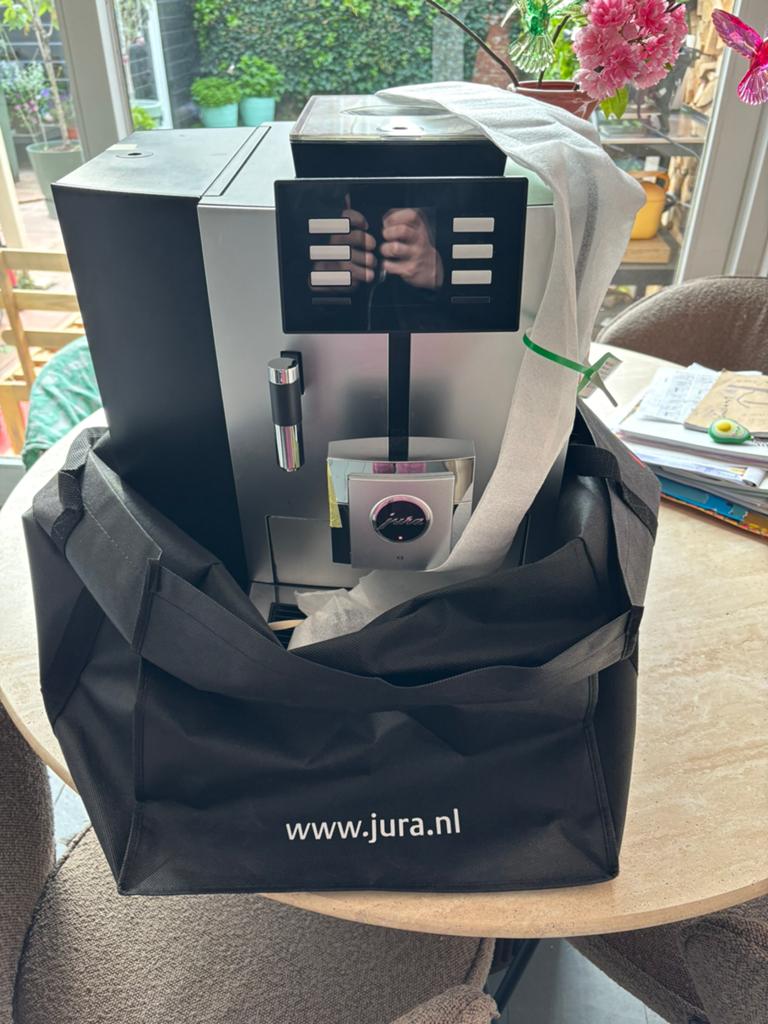 Hele nette JURA X8, Witgoed en Apparatuur, Koffiezetapparaten, 10 kopjes of meer, Ophalen of Verzenden, Zo goed als nieuw, Koffiemachine