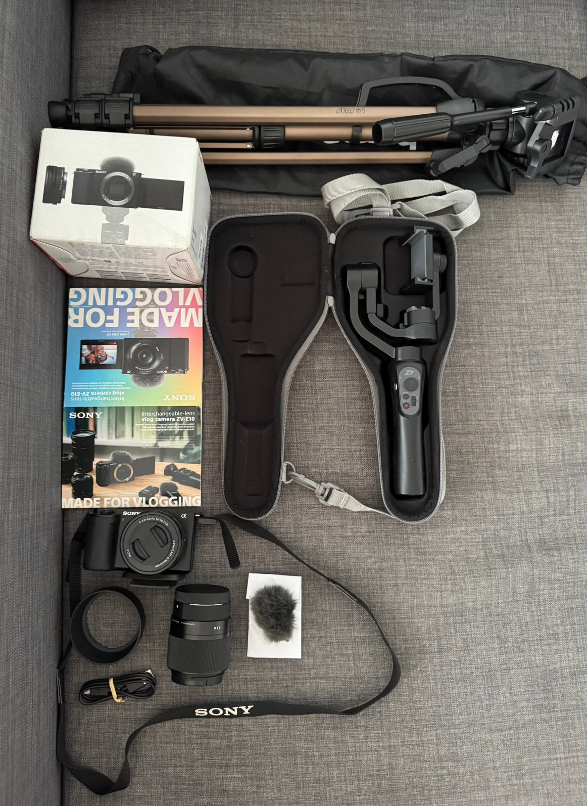 Sony ZV-E10 - Excellent condition, Ophalen of Verzenden, Zo goed als nieuw