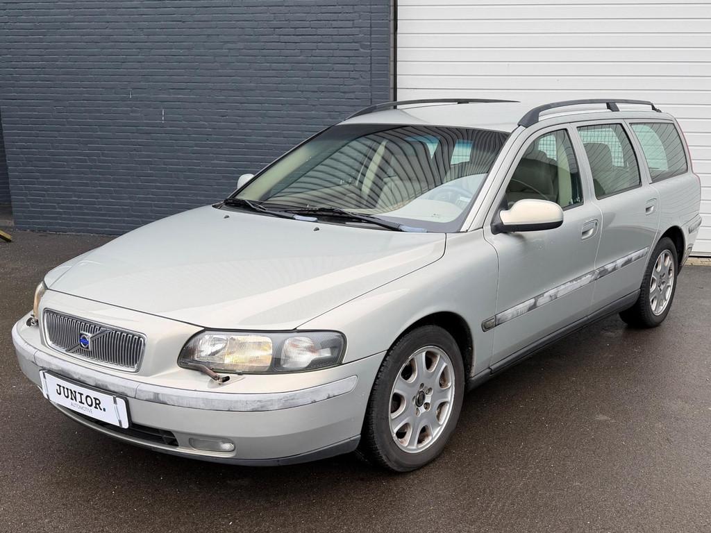 Volvo V70 2.4 T AUTOMAAT/LEDER/CRUISE/CLIMA/BLUETOOTH, Auto's, Beige, 2435 cc, 93 €/maand, Voorwielaandrijving