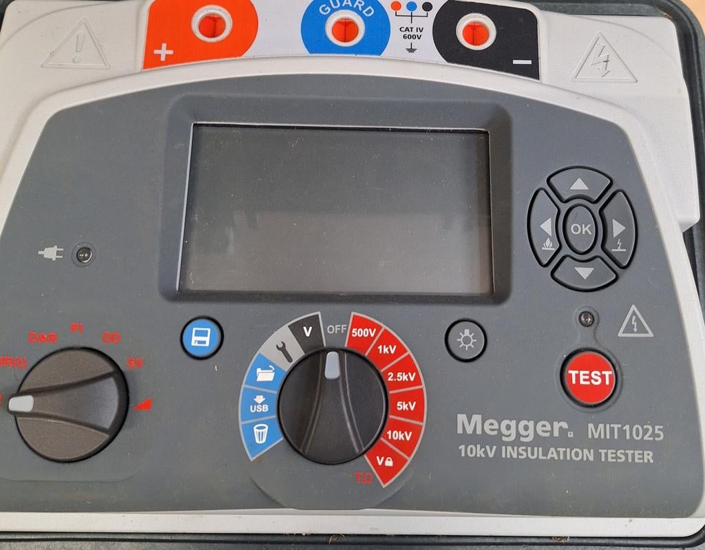 Megger MIT1025 10kV Isolatietester met toebehoren en kabels, Doe-het-zelf en Verbouw, Ophalen of Verzenden, Gebruikt, Elektriciteit