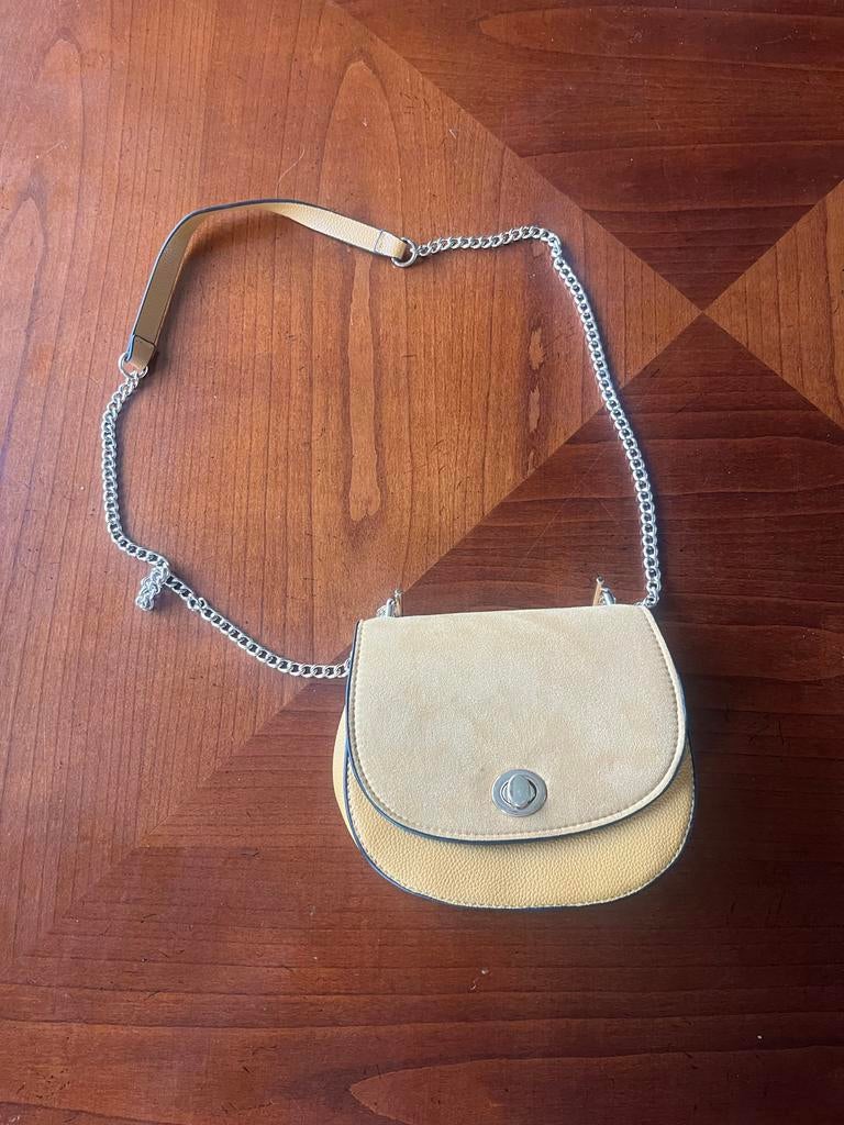 H&M Schoudertasje Beige/Geel met Kettingband, Ophalen of Verzenden, Gebruikt, Beige, Schoudertasje