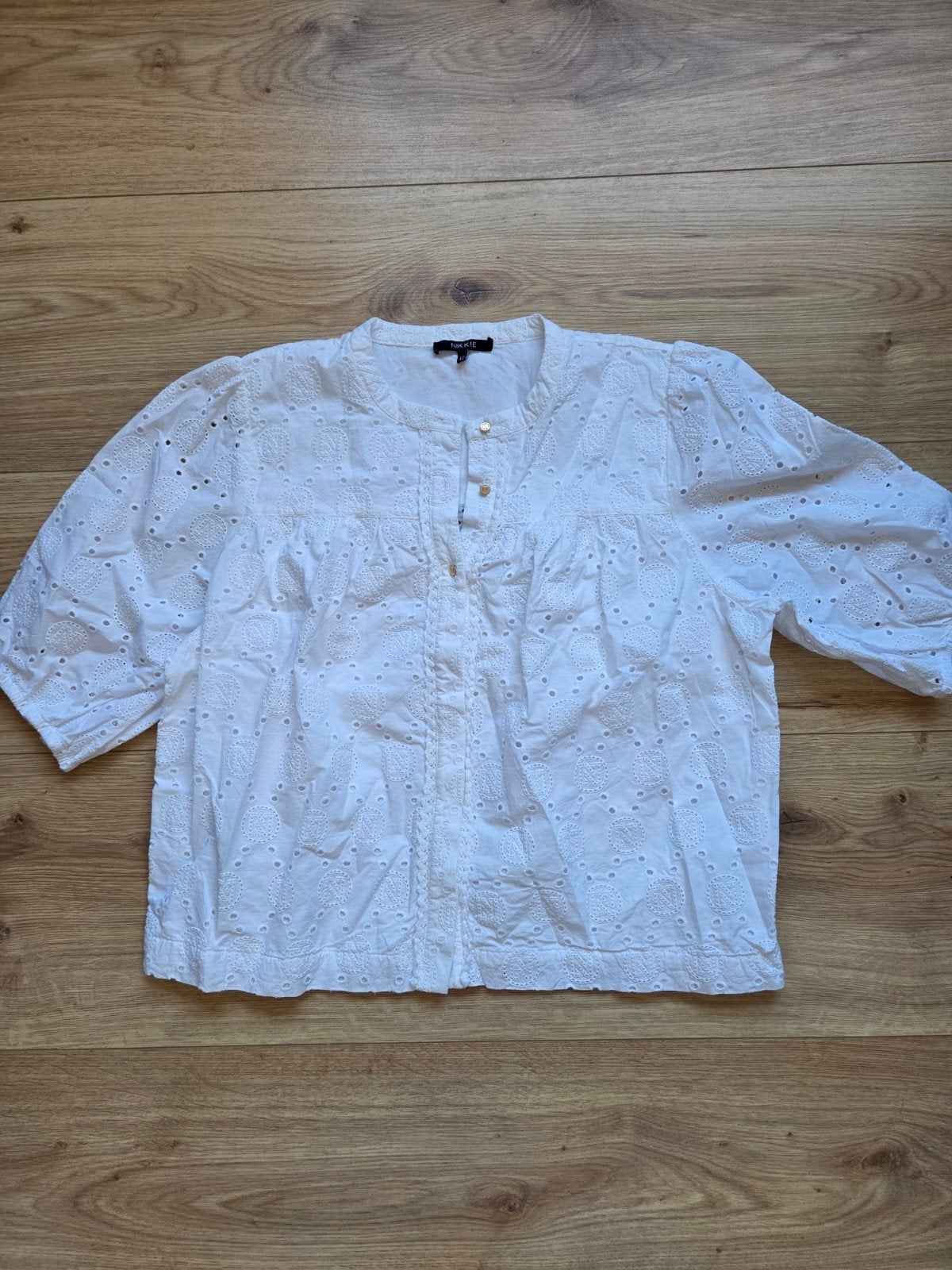 Blouse Nikkie, maat 42, Wit, Maat 42/44 (L), Ophalen of Verzenden, Zo goed als nieuw