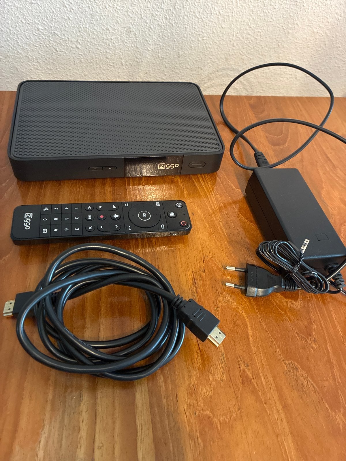 Ziggo mediabox Next  LEZEN!, Ophalen of Verzenden, Niet werkend, Harddiskrecorder