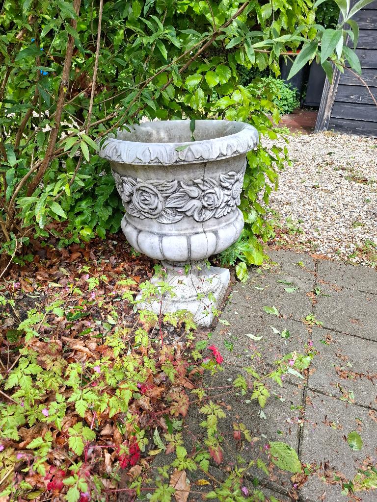 3 bloempotten/plantenbakken, Tuin en Terras, Bloembakken en Plantenbakken, Ophalen, Steen, Gebruikt, Rond