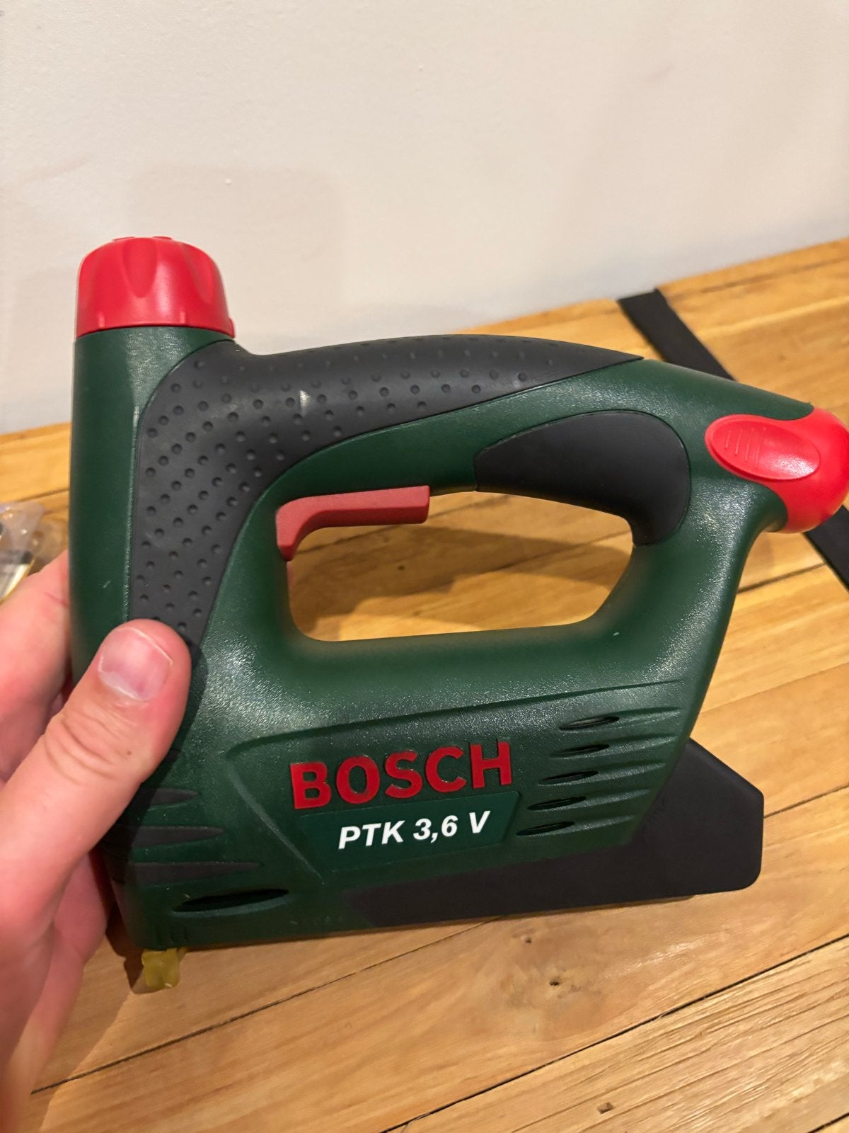 Bosch PTK 3,6 V Accu Tacker - Zo goed als nieuw, Ophalen of Verzenden, Zo goed als nieuw, Tacker/nietmachine, Bosch