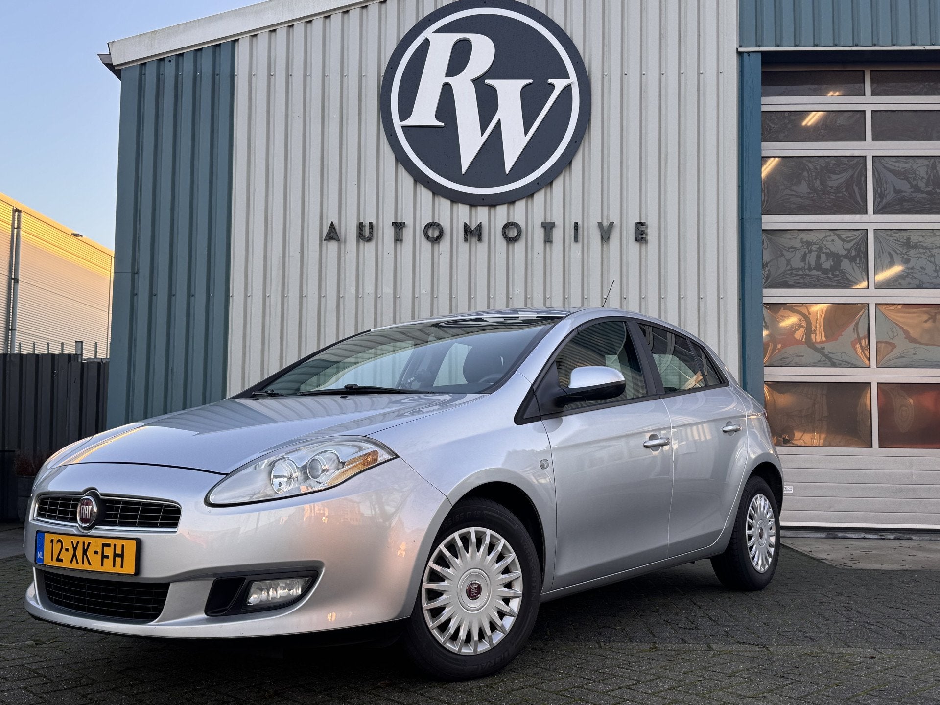 Fiat Bravo 1.4 Dynamic Airco / Cruise Lage km stand en zeer, Auto's, Fiat, Voorwielaandrijving, Gebruikt, Zwart, 4 cilinders