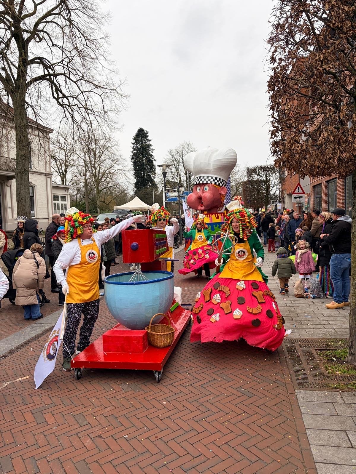 Carnavalsmixer met attributen - 240x100x160cm, Ophalen, Gebruikt, Carnaval