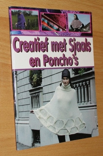 Creatief met sjaals en poncho's, Ophalen of Verzenden, Zo goed als nieuw, Breien en Haken