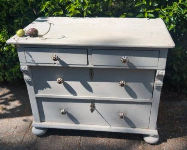 Antieke commode/ ladekast met 4 lades - Grijs geverfd, Ophalen
