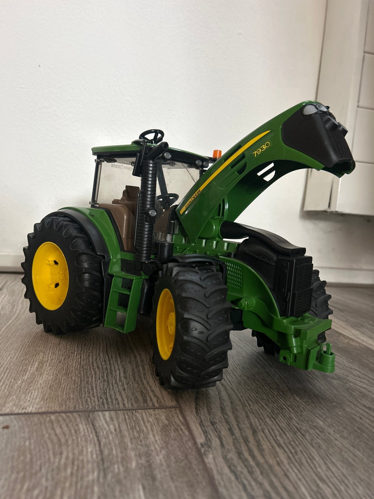 Bruder 3050 John Deere 7930 Tractor met voorlader optie, Ophalen, Gebruikt