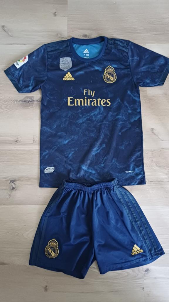 Real Madrid tenue Hazard 7 - Maat 176, Ophalen of Verzenden, Gebruikt, Jongen of Meisje, Sport- of Zwemkleding
