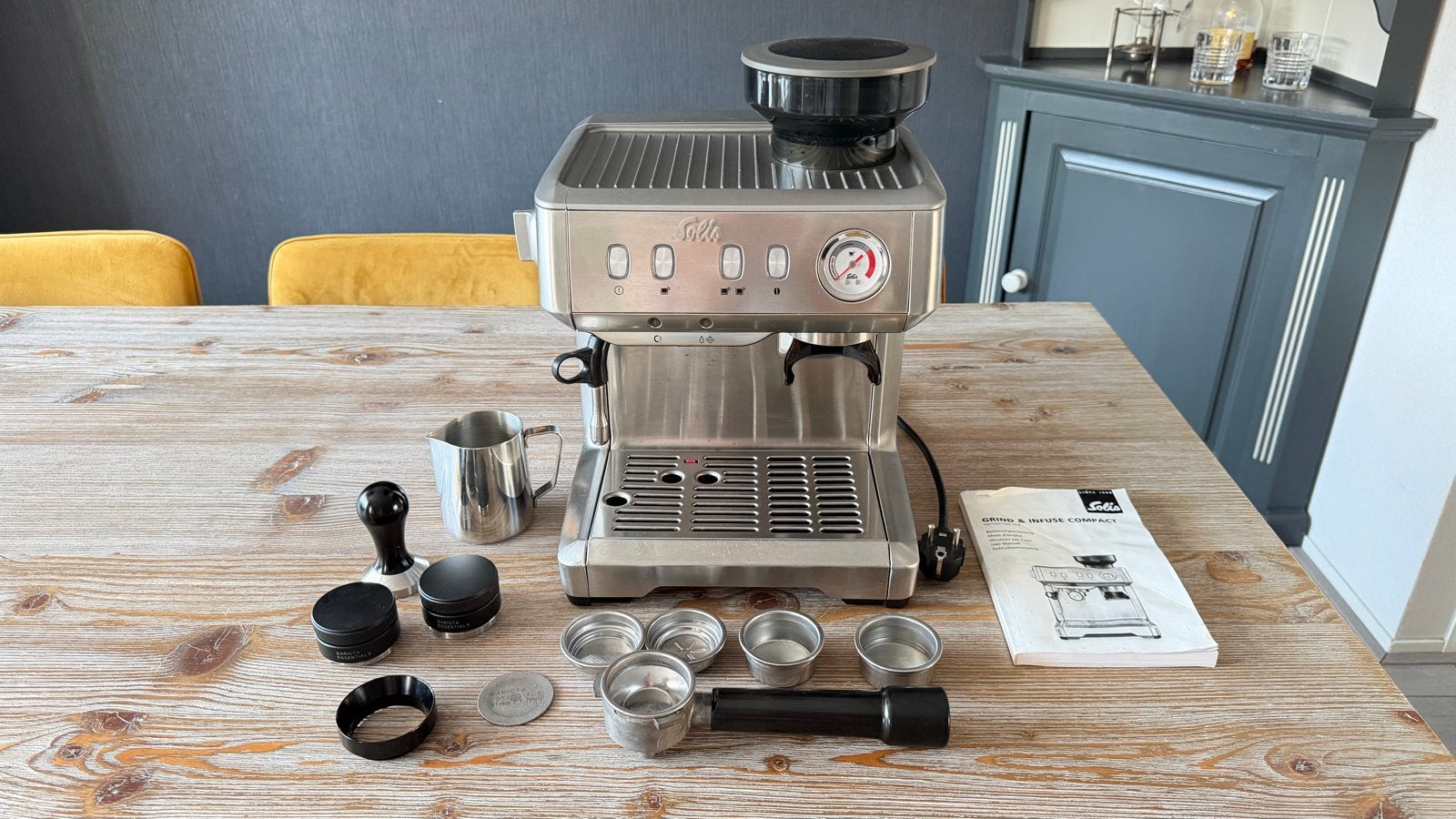 Solis Grind & Infuse Compact met diverse accessoires., Stoompijpje, Espresso apparaat, Zo goed als nieuw, 2 tot 4 kopjes