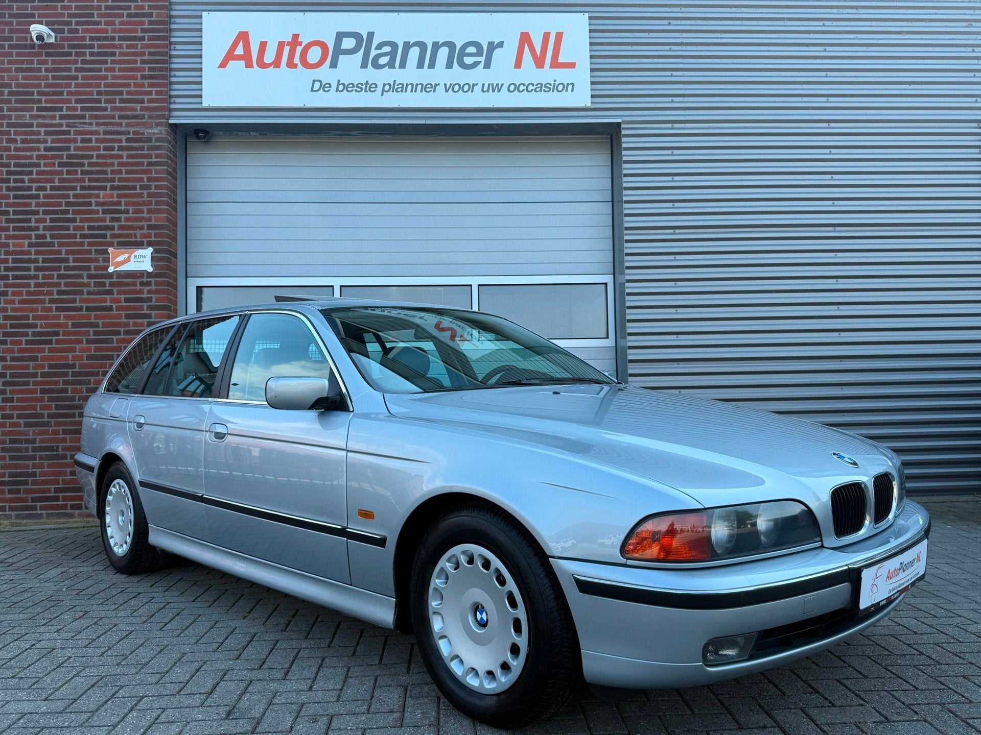 BMW 5-serie Touring 523i! Clima! Leder! Schuifdak! Youngtime, Automaat, Achterwielaandrijving, Gebruikt, 2494 cc