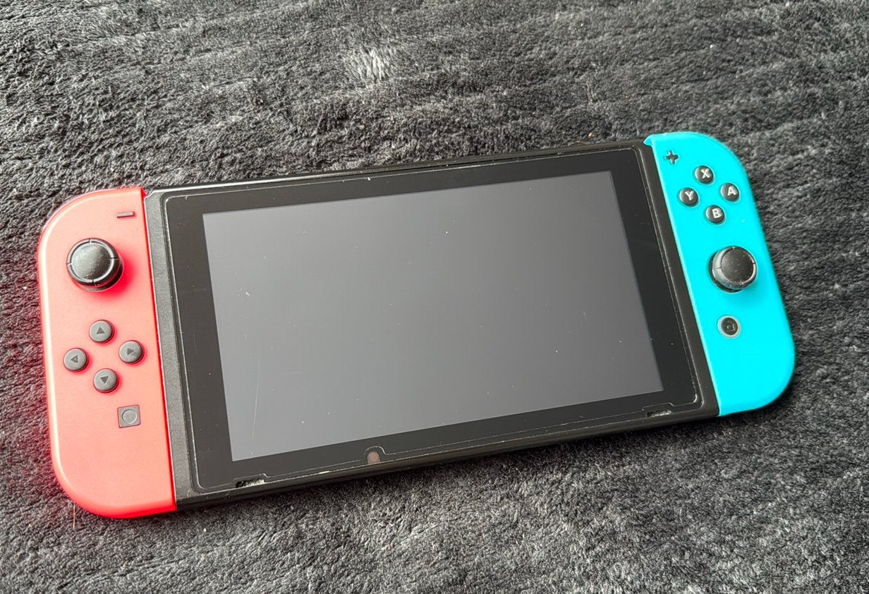 Nintendo switch met spellen, Ophalen, Zo goed als nieuw, Met 2 controllers, Switch Original