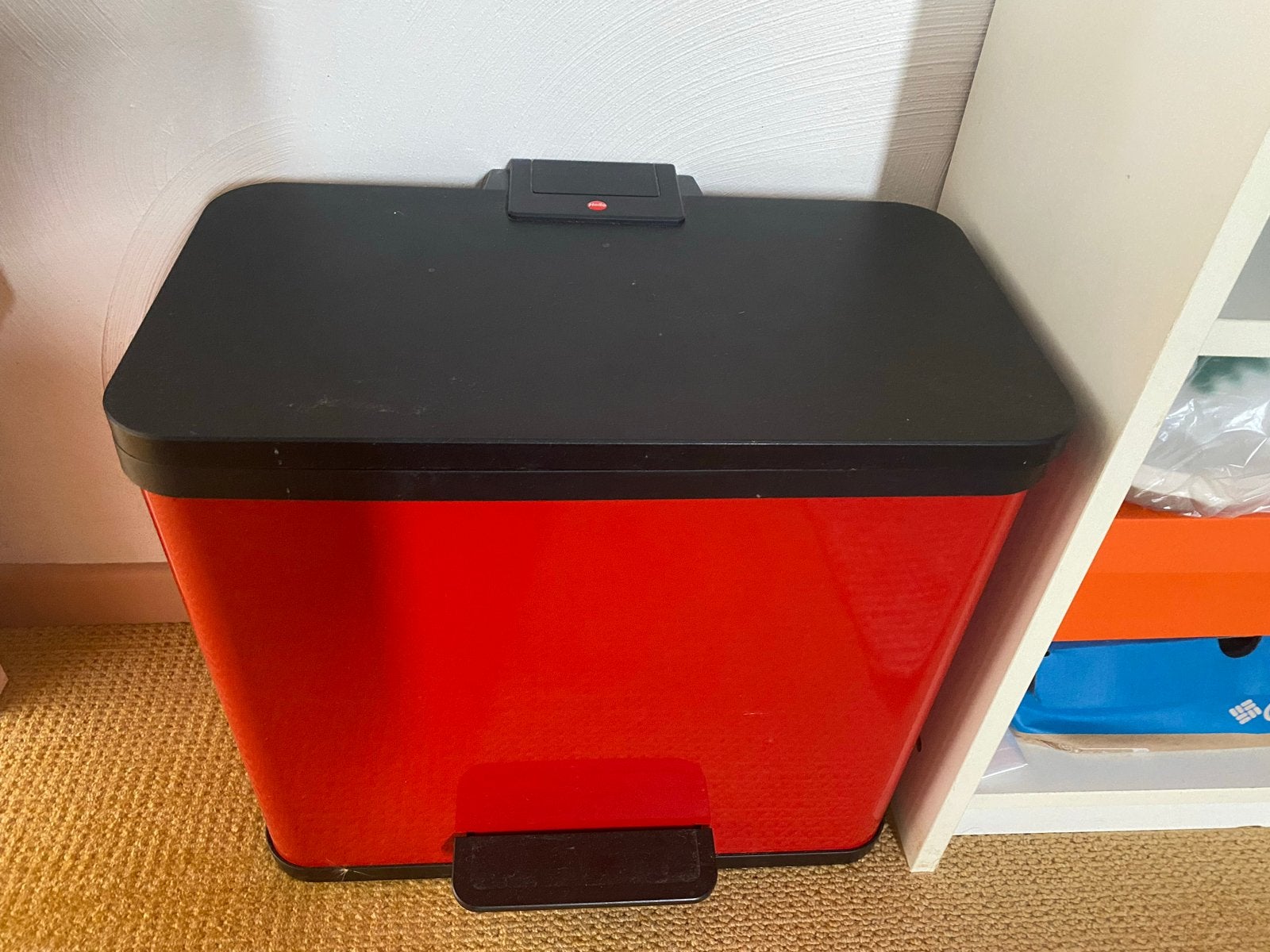 Prullenbak met 3 vakken - Rood, Ophalen, Gebruikt, Met pedaal, Metaal