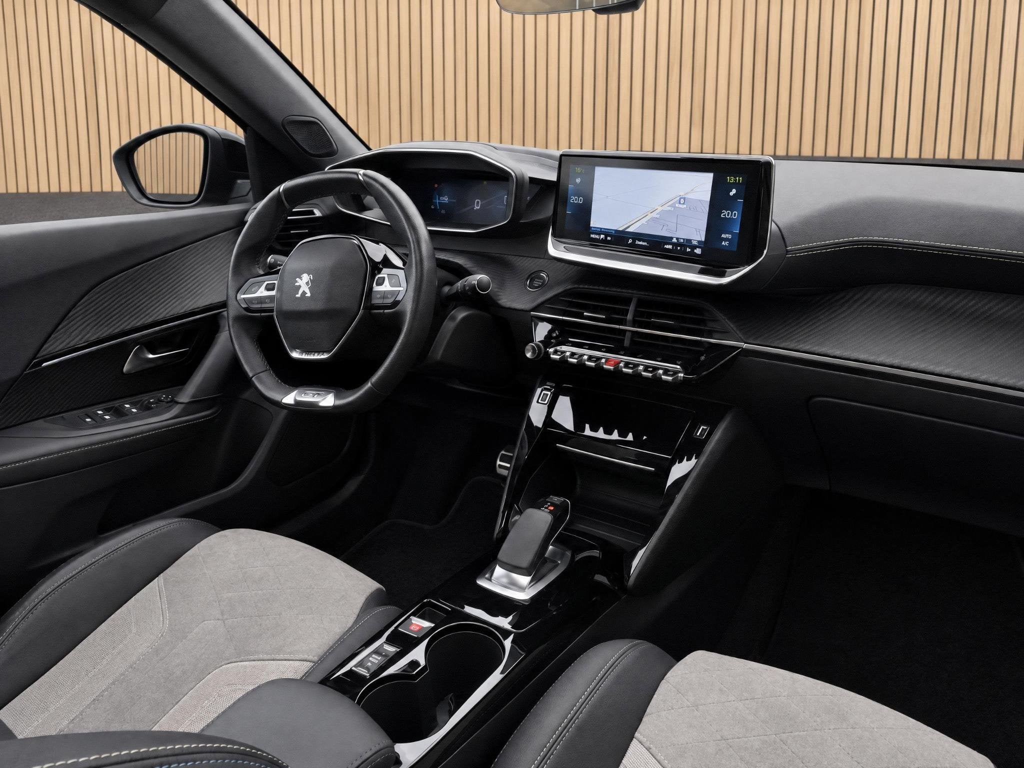 Peugeot e-2008 EV GT Pack 50 kWh | Panoramadak/Alcantara/18", Auto diversen, Automaat, Zwart, Elektrisch, SUV of Terreinwagen