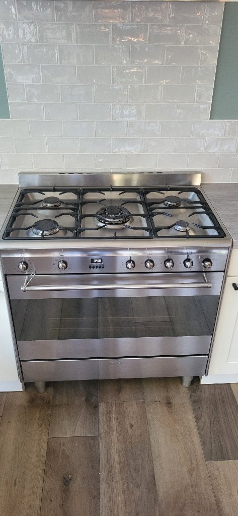 Smeg gasfornuis met oven en afzuigkap, Ophalen, Gebruikt, 50 tot 100 cm, Minder dan 100 cm