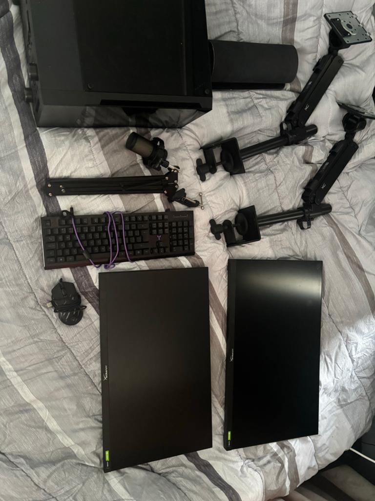 Complete Gaming PC Setup met Dual Monitors en Accessoires, Ophalen, Zo goed als nieuw