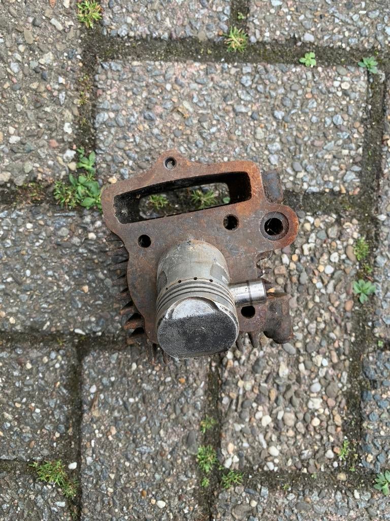 Orginele cilinder honda SS50 met zuiger, Ophalen of Verzenden, Gebruikt, Cilinder, Overige merken