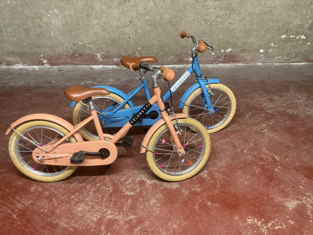 Veloretti 16 inch tweeling!, Fietsen en Brommers, Fietsen | Kinderfietsjes, Zo goed als nieuw, 16 tot 20 inch, Terugtraprem, Ophalen