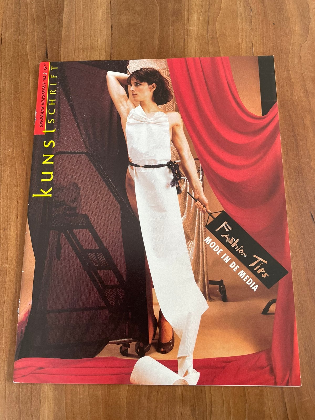 Kunstschrift Fashion Ties mode in de media 1988 nr 3, Ophalen of Verzenden, Zo goed als nieuw