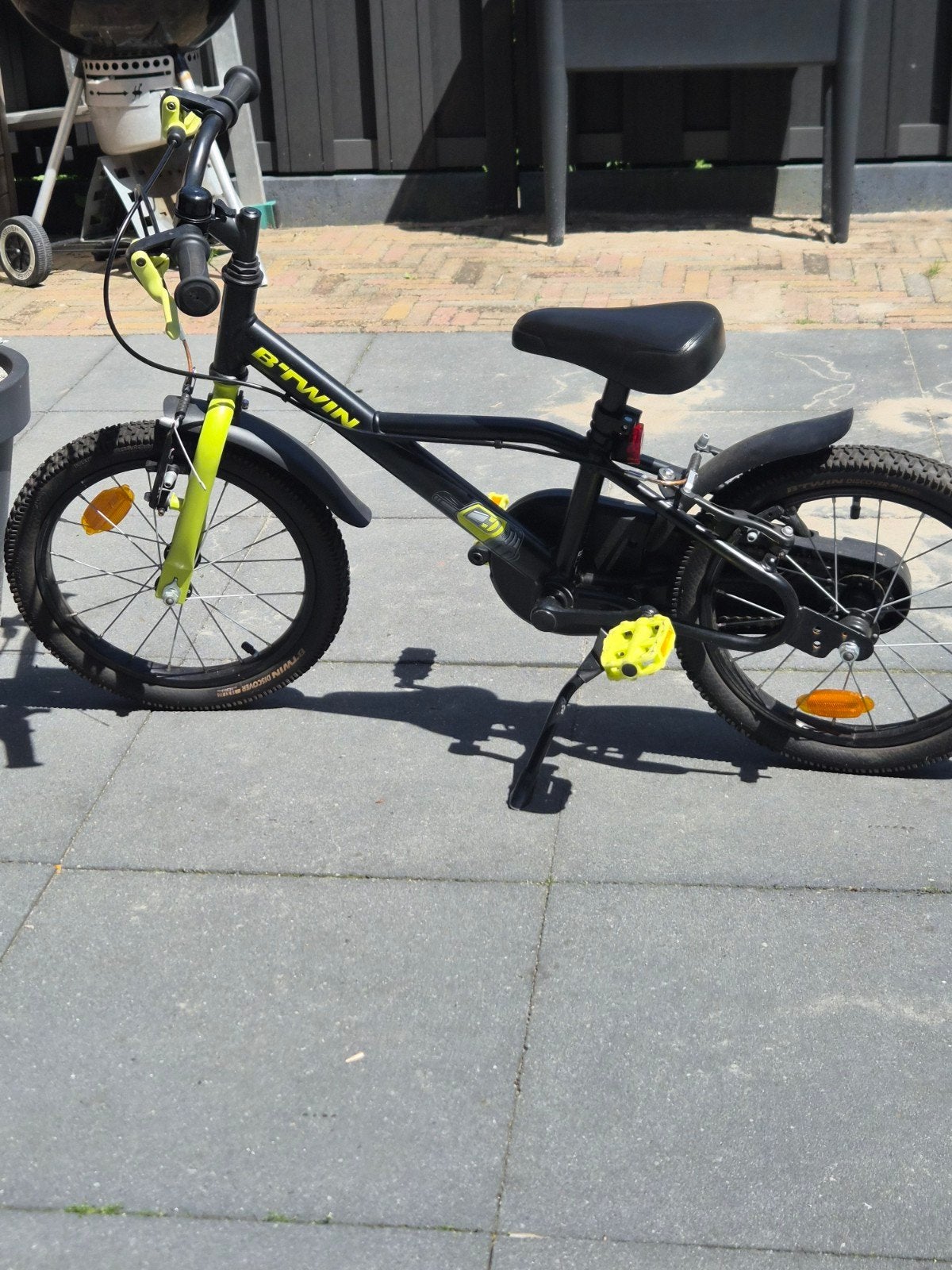 B'Twin kinderfiets 16 inch - Zwart/Geel, Ophalen, Gebruikt, 16 tot 20 inch