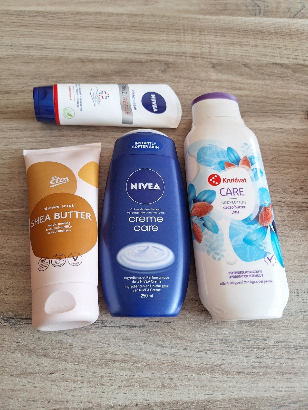 body lotion, scrub, douchegel en handcreme, Ophalen, Nieuw, Bad & Douche
