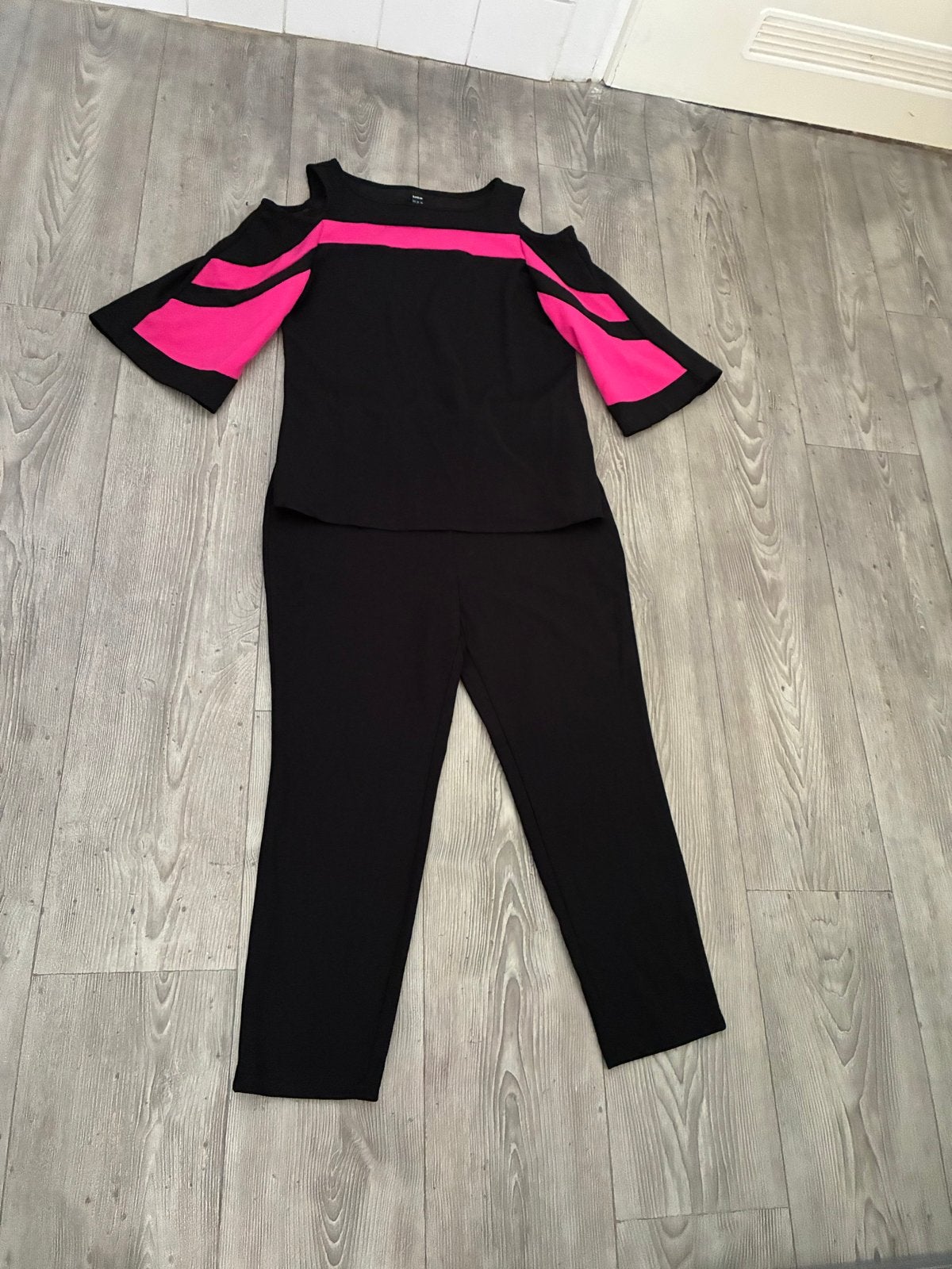 Leuk trainingspak maat L - Zwart met roze accenten, Kleding | Dames, Ophalen of Verzenden, Gedragen