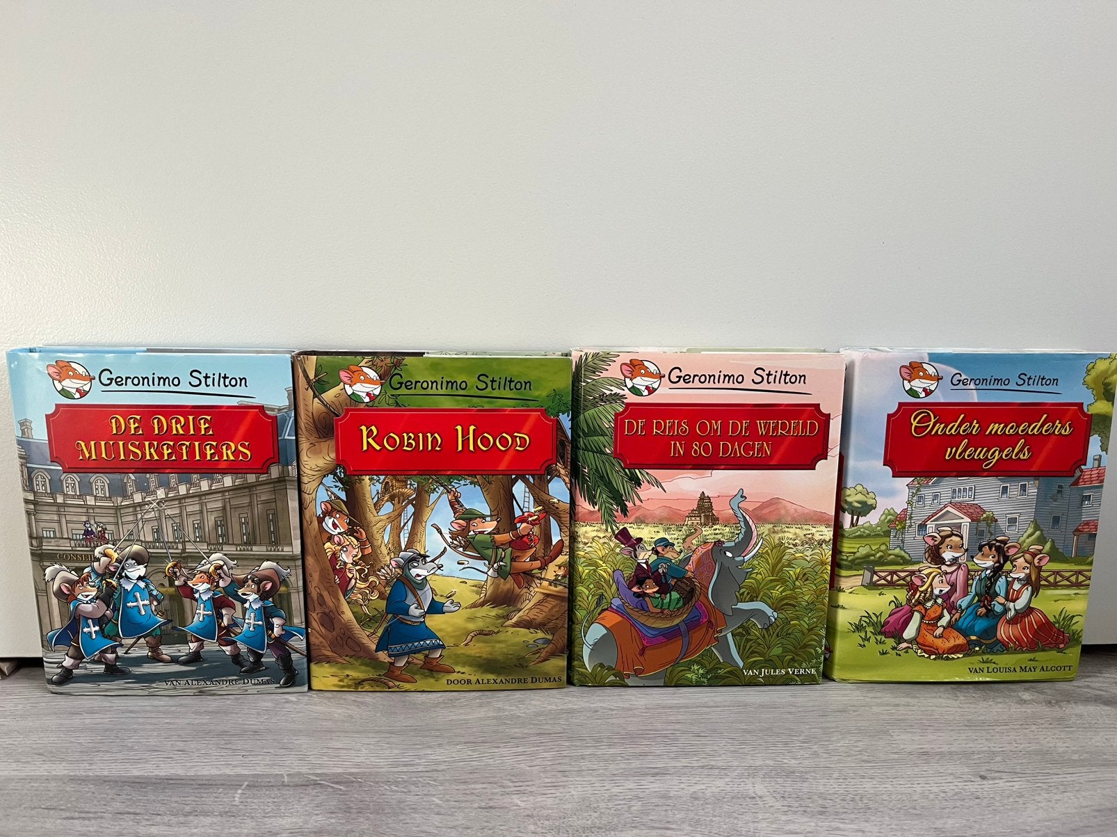 Geronimo stilton 4 boeken, Meerdere stripboeken, Ophalen, Zo goed als nieuw