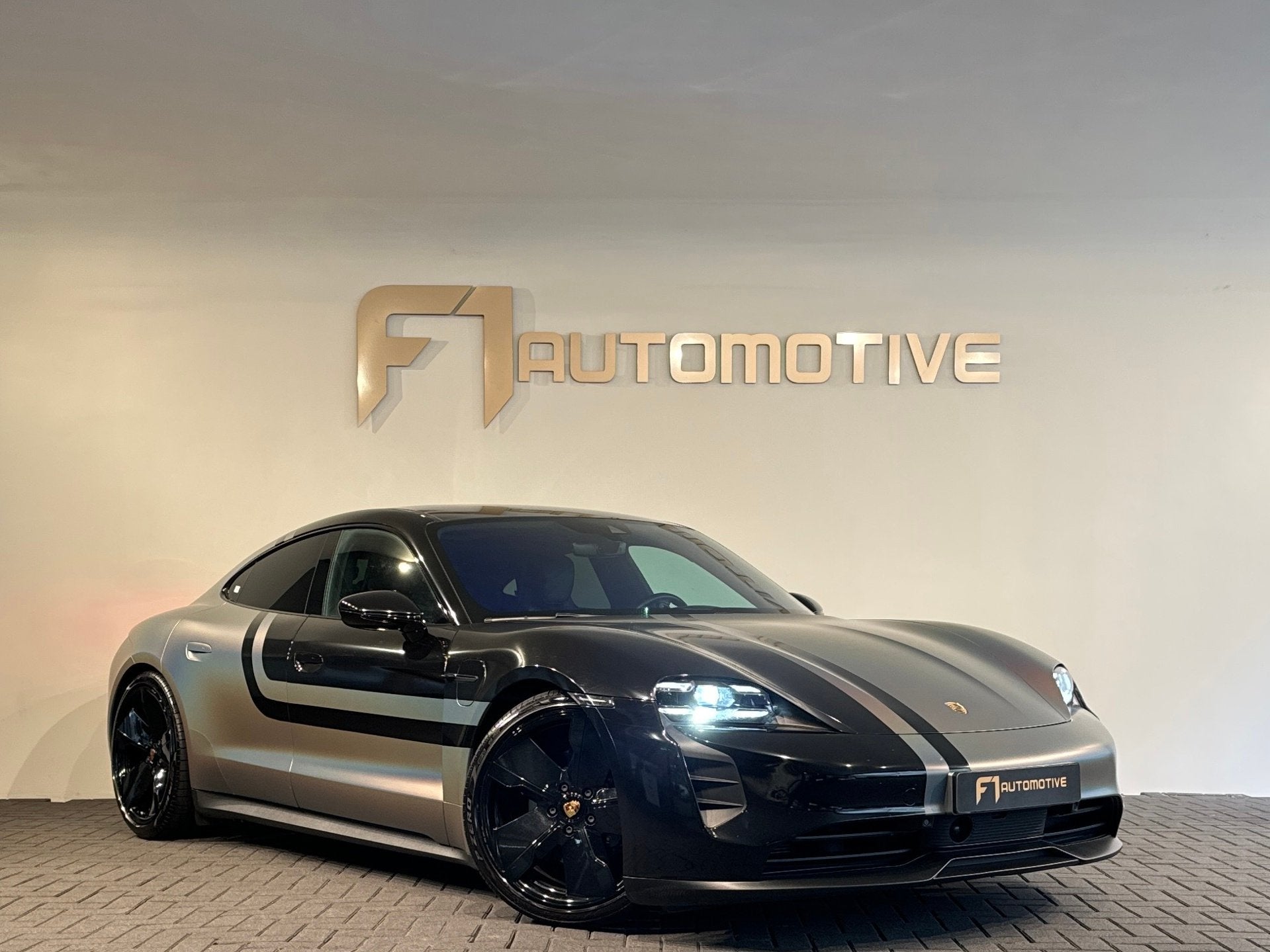Porsche Taycan 4S Performance 84 kWh Pano|BTW|Keyl|Lift|Memo, Auto's, Dealer onderhouden, Gebruikt, Zwart, 4 stoelen
