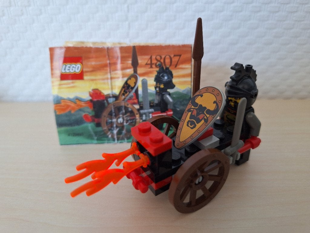 * Lego Castle: 4807 Ridder Fire Attack, vuuraanval *, Gebruikt, Lego, Ophalen of Verzenden, Compleet