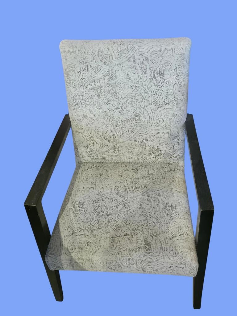 Comfortabele fauteuil met patroon en houten armleuningen, Ophalen, Gebruikt, Overige kleuren, Stof