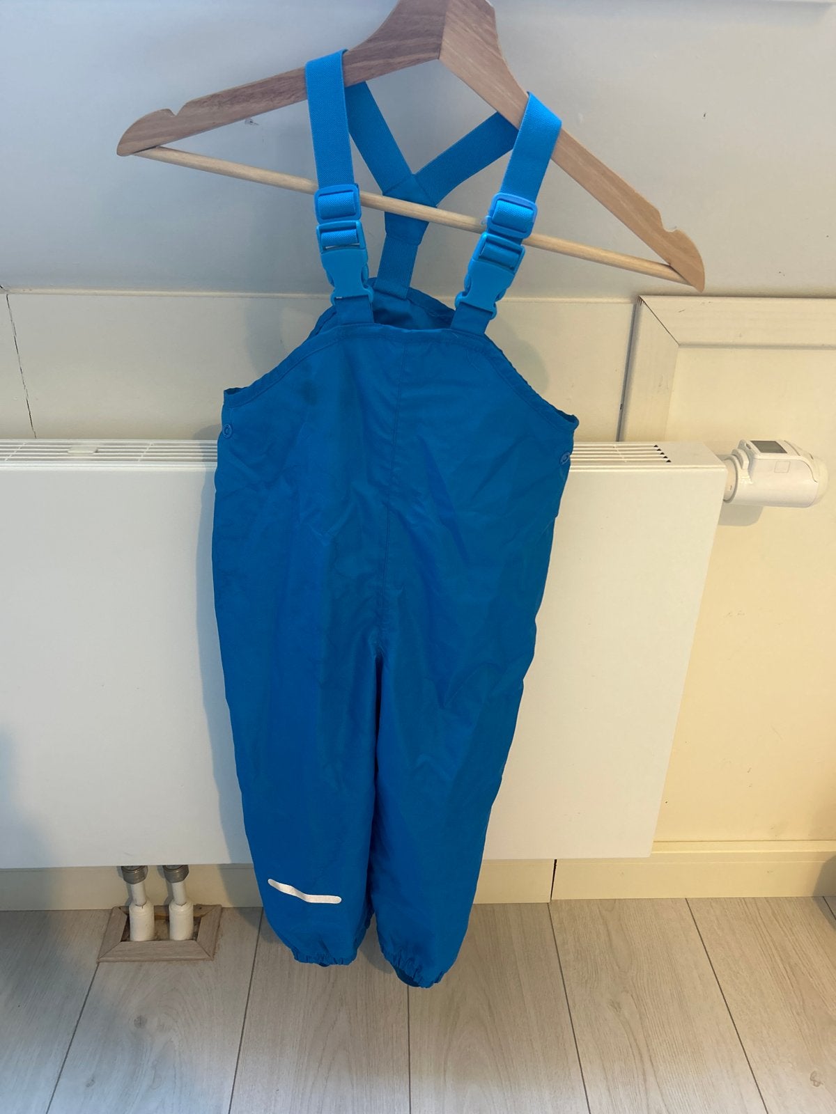 Blauwe regenbroek met bretels - Ideaal voor buiten spelen, Ophalen of Verzenden, Gebruikt, Jongen of Meisje