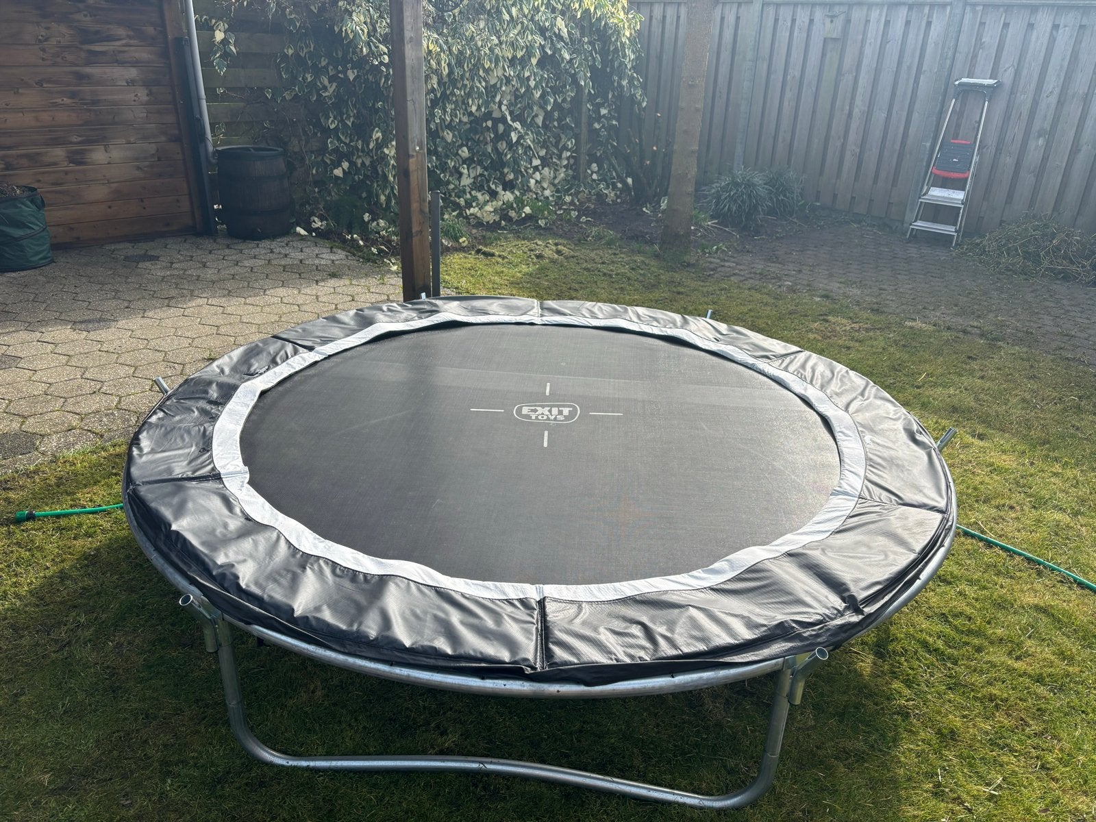 EXIT Trampoline Ø244 met ladder en afdekhoes, Ophalen, Gebruikt