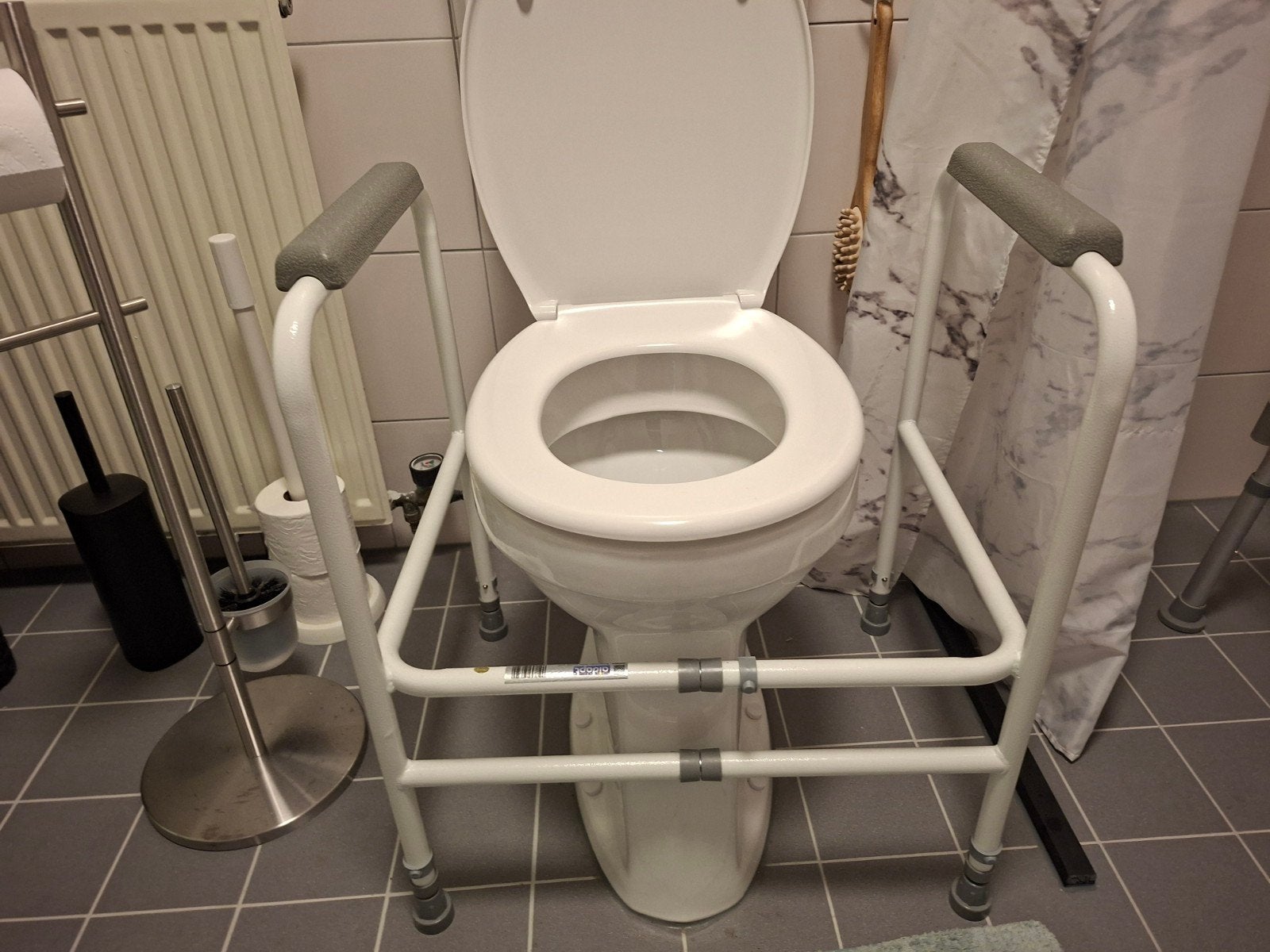 Ombouw toilet, Ophalen