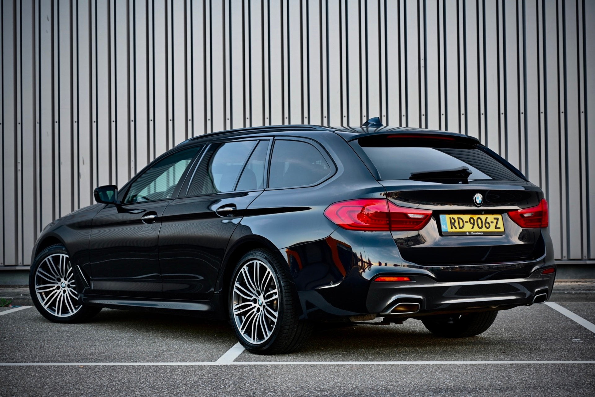 BMW 5-serie Touring 540i xDrive M-Sport High Executive | 2e, Dealer onderhouden, Gebruikt, Euro 6, Verwarmde buitenspiegels