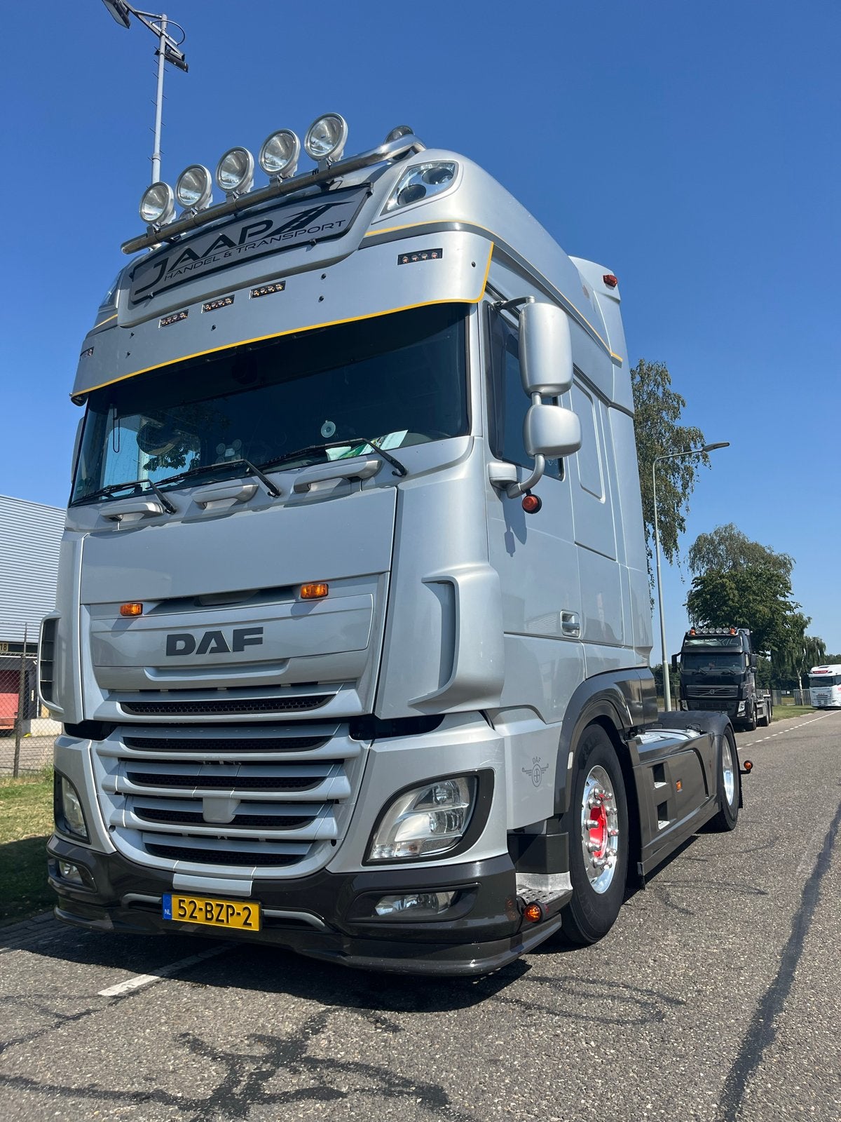 Daf XF 510 SSC retarder, Auto's, Vrachtwagens, Bedrijf, DAF, Diesel, Euro 6, Automaat, Zilver of Grijs, Zwart, Stof, Achterwielaandrijving