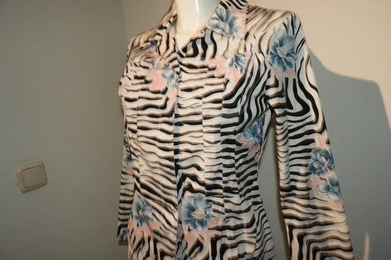 Kenzo jasje zebra print kleurrijke bloemen door de print F38, Overige kleuren, Verzenden, Kenzo, Zo goed als nieuw
