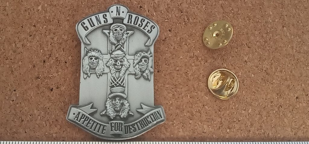 Guns N' Roses  erg mooie nieuwe shaped pin badge speld n6, Ophalen of Verzenden, Nieuw, Overige typen