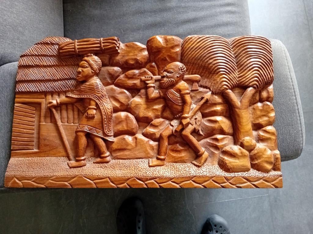 Handgesneden houten wandreliëf Afrikaans jachttafereel, Antiek en Kunst, Ophalen of Verzenden
