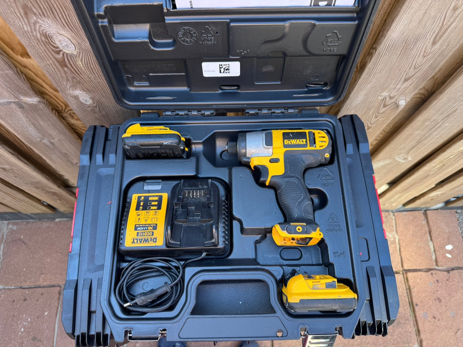 DeWALT DCF815 12V Slagschroevendraaier 2 Accu Lader Koffer, Ophalen of Verzenden, Zo goed als nieuw, Boor- en Schroefmachine