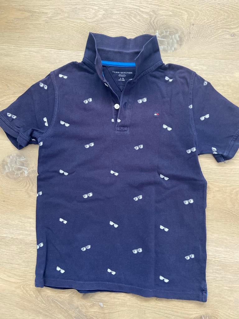 Tommy Hilfiger Polo Shirt Jongens Maat L (12-14) Zonnebril P, Ophalen of Verzenden, Zo goed als nieuw, Jongen, Shirt of Longsleeve