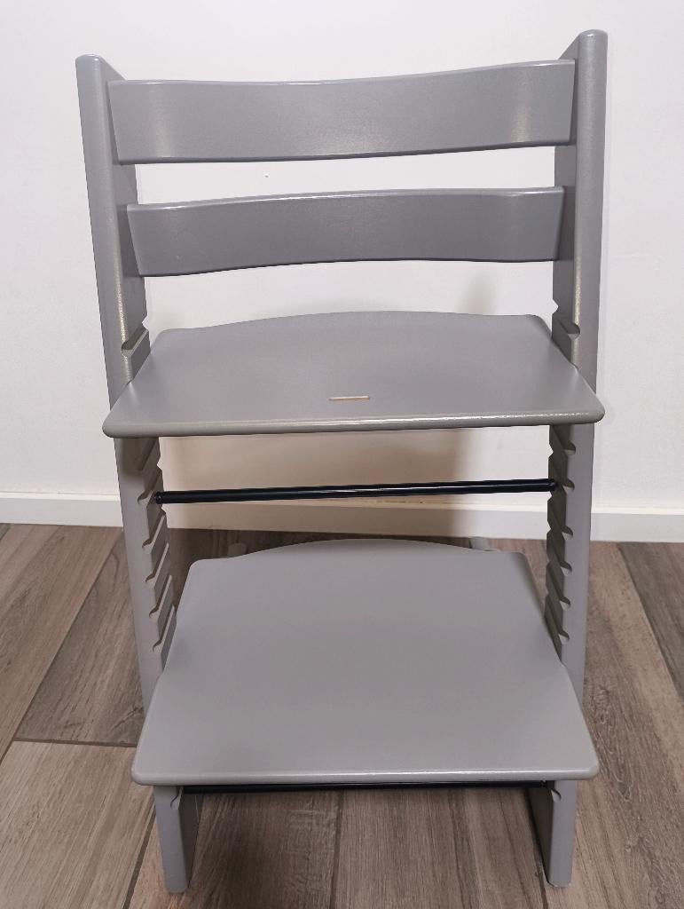 Stokke Tripp Trapp grijs, Kinderen en Baby's, Kinderstoelen, Ophalen, Zo goed als nieuw, Meegroeistoel, Aanschuifbaar