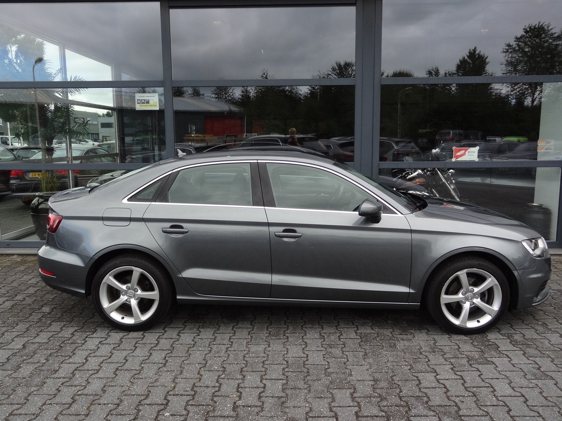 Audi A3 Limousine 1.6 TDI | ORG NL| TREKHAAK| (bj 2015), Auto's, Voorwielaandrijving, Gebruikt, Euro 6, 4 cilinders