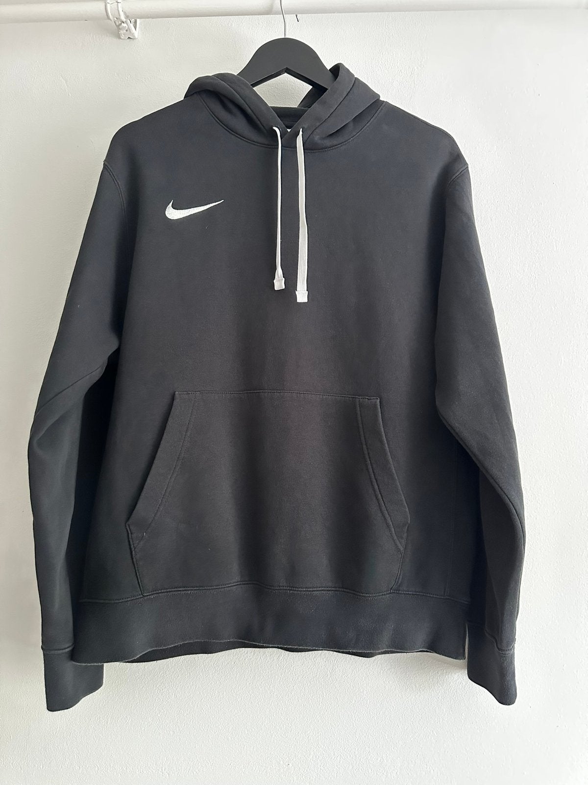 Hoodie zwart Nike maat M, Ophalen of Verzenden, Gedragen, Maat 48/50 (M)