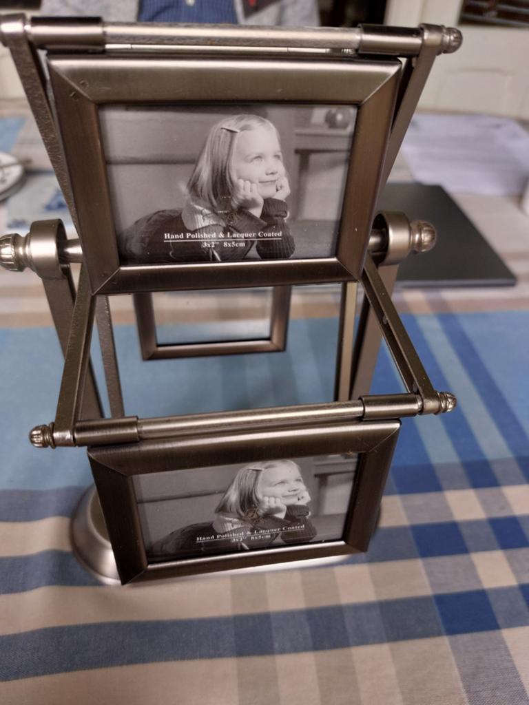 Molentje met 6 fotolijstjes 8,5 x 6,5 cm, Audio, Tv en Foto, Fotografie | Fotolijsten, Ophalen, Zo goed als nieuw