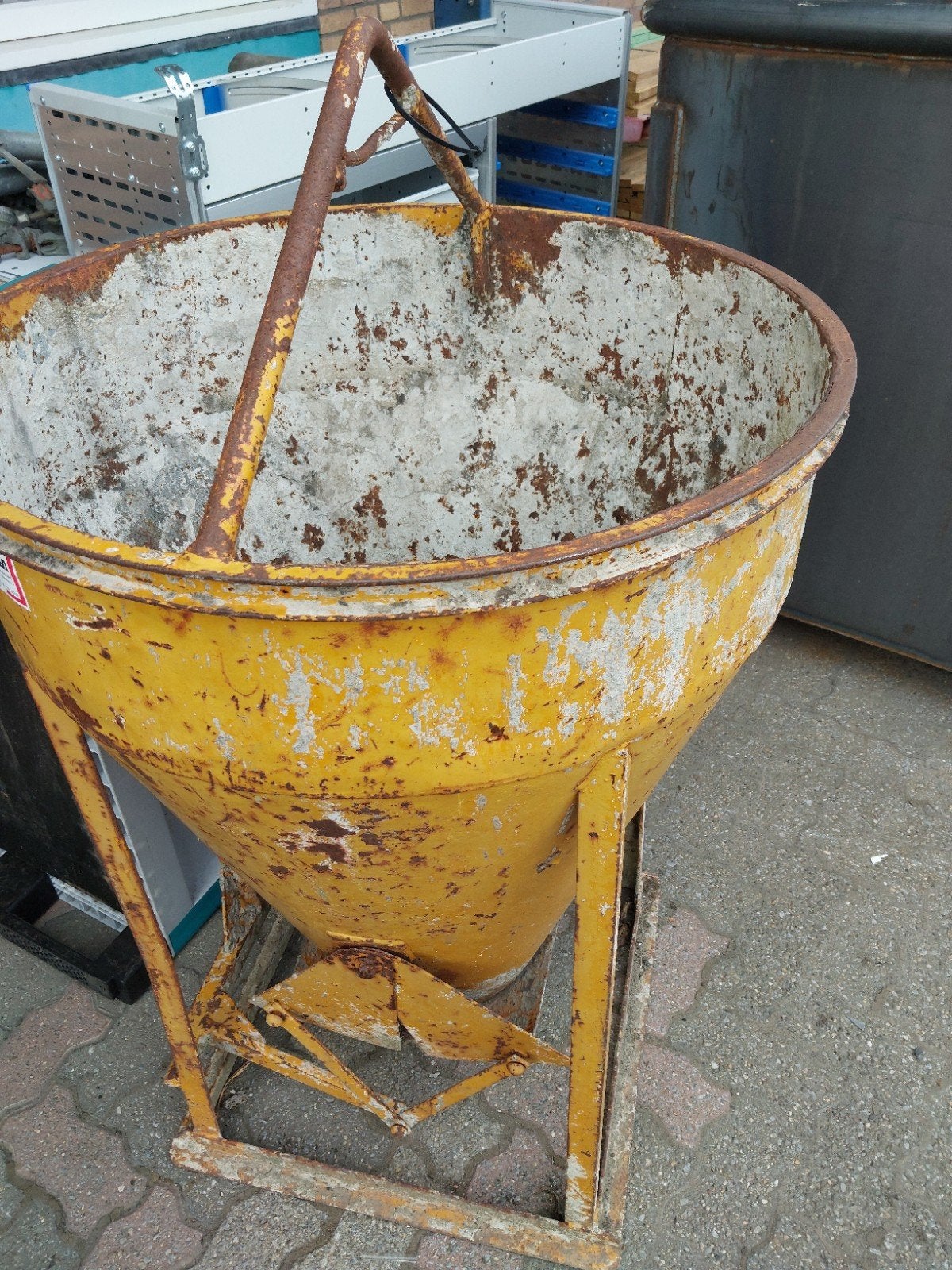 betonkubel 300 liter, Ophalen, Gebruikt