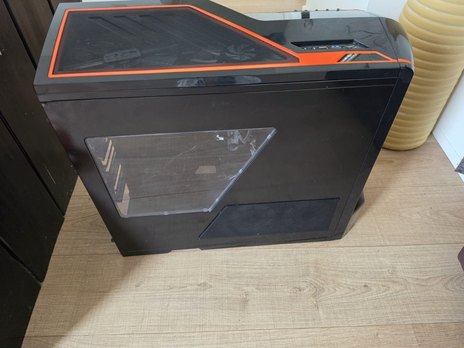 Pc kast, Computers en Software, Computerbehuizingen, Ophalen of Verzenden, Gebruikt
