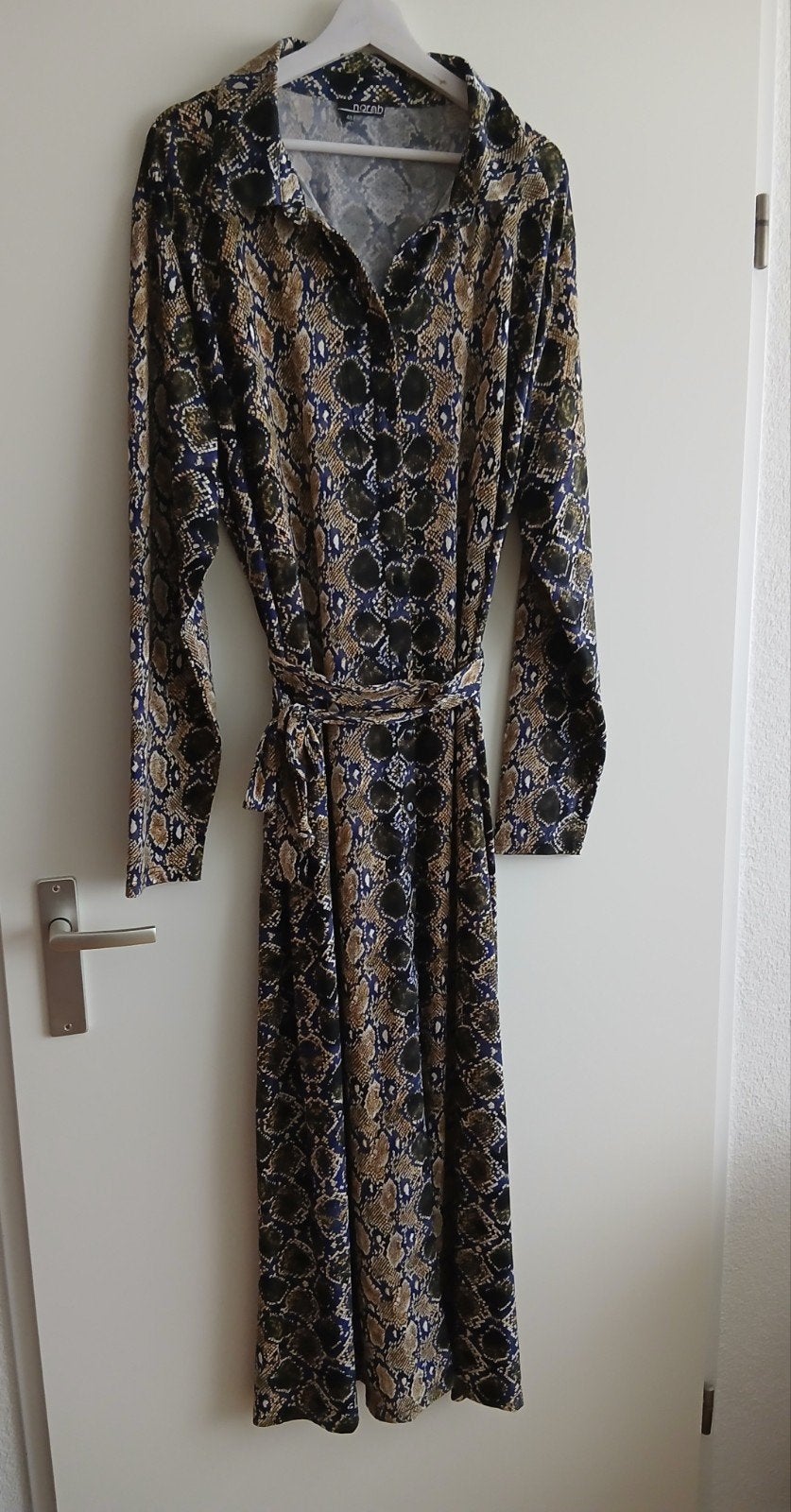 Prachtige nieuwe snake print jurk van NORAH. Maat 48., Kleding | Dames, Verzenden, Zwart, Maat 46/48 (XL) of groter, Nieuw