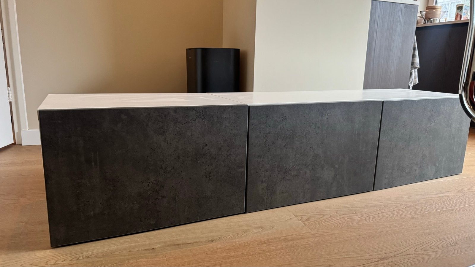 Ikea Besta TV-meubel / Opbergkast -wit en grijs, Ophalen, Kunststof, Gebruikt, 100 tot 150 cm